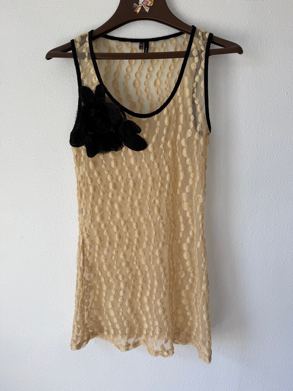 Gold Lace Black Flower Trimmed Sleeveless Sheer Lace Dotted Vintage Y2K Tank Med